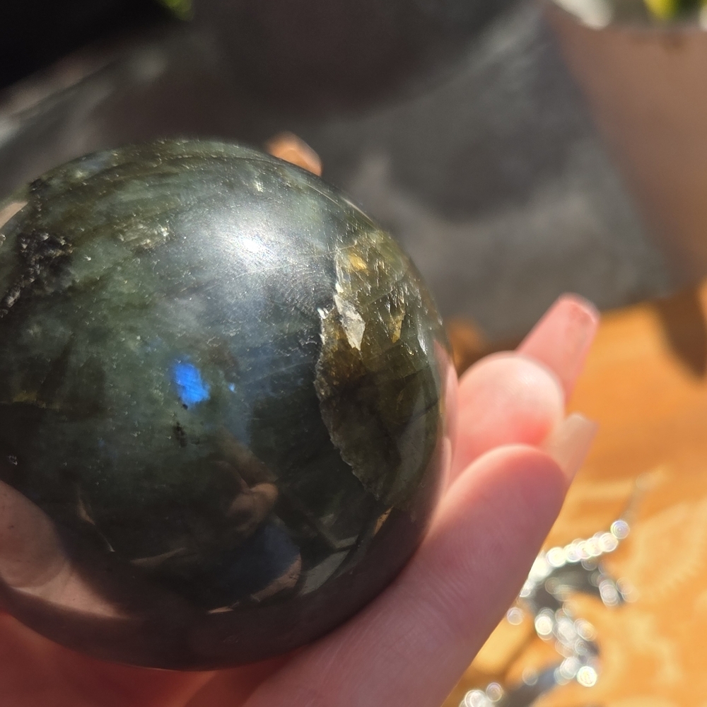 Labradorite Sphere - Picture 4 of 7